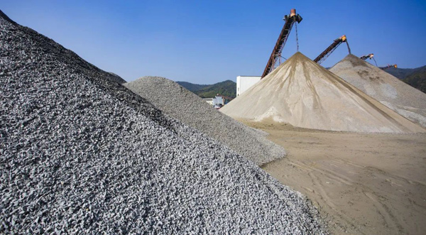 投資一家制砂廠能賺錢嗎？什么樣的制砂機(jī)生產(chǎn)效率高？