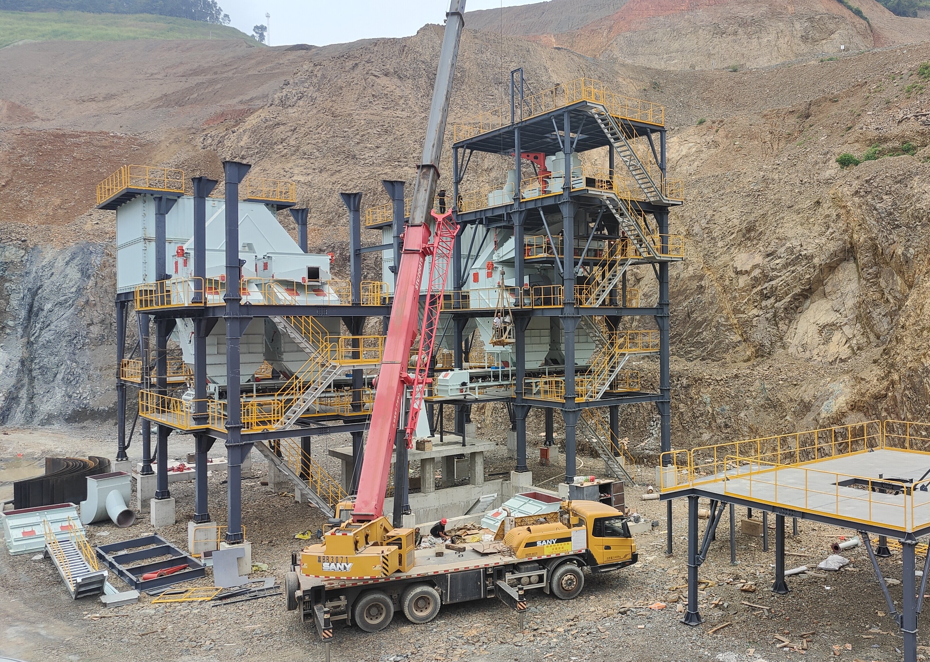 制砂樓 VS 水洗砂：全生命周期成本對(duì)比，誰(shuí)才是砂石生產(chǎn)的 “性?xún)r(jià)比之王”？? ? ? ?